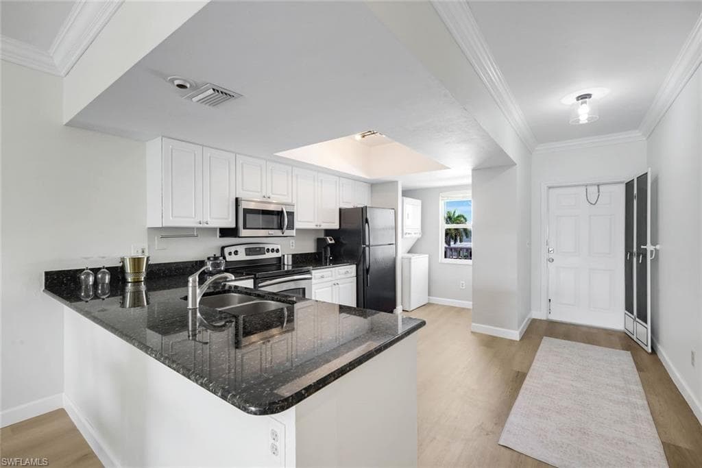 4550 SE 5th PL 202-5