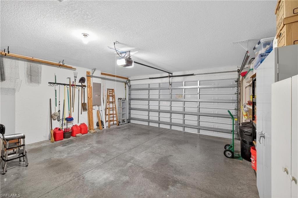 12835 Oakpointe CIR-10
