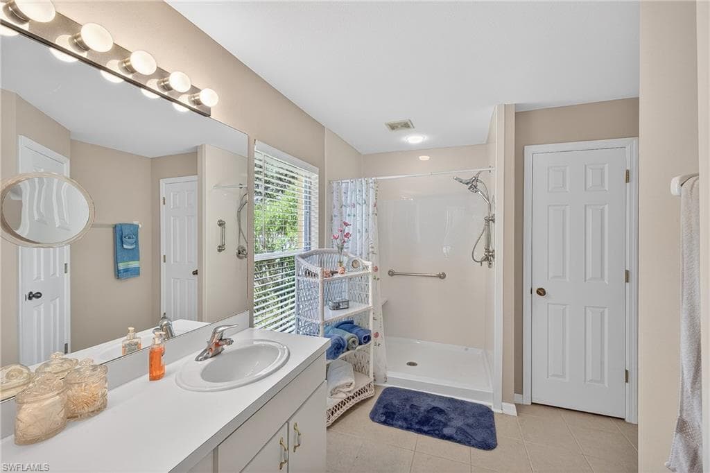 12835 Oakpointe CIR-16