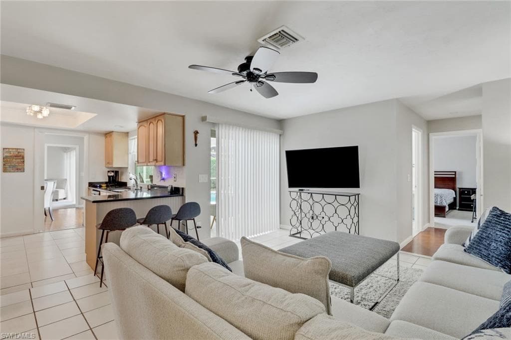 4556 Lakewood BLVD-5