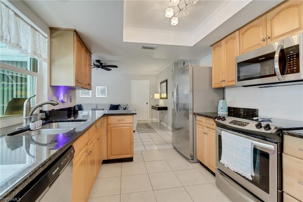 4556 Lakewood BLVD-6