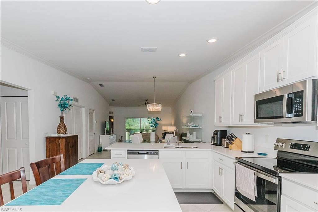 6082 National BLVD 121-6