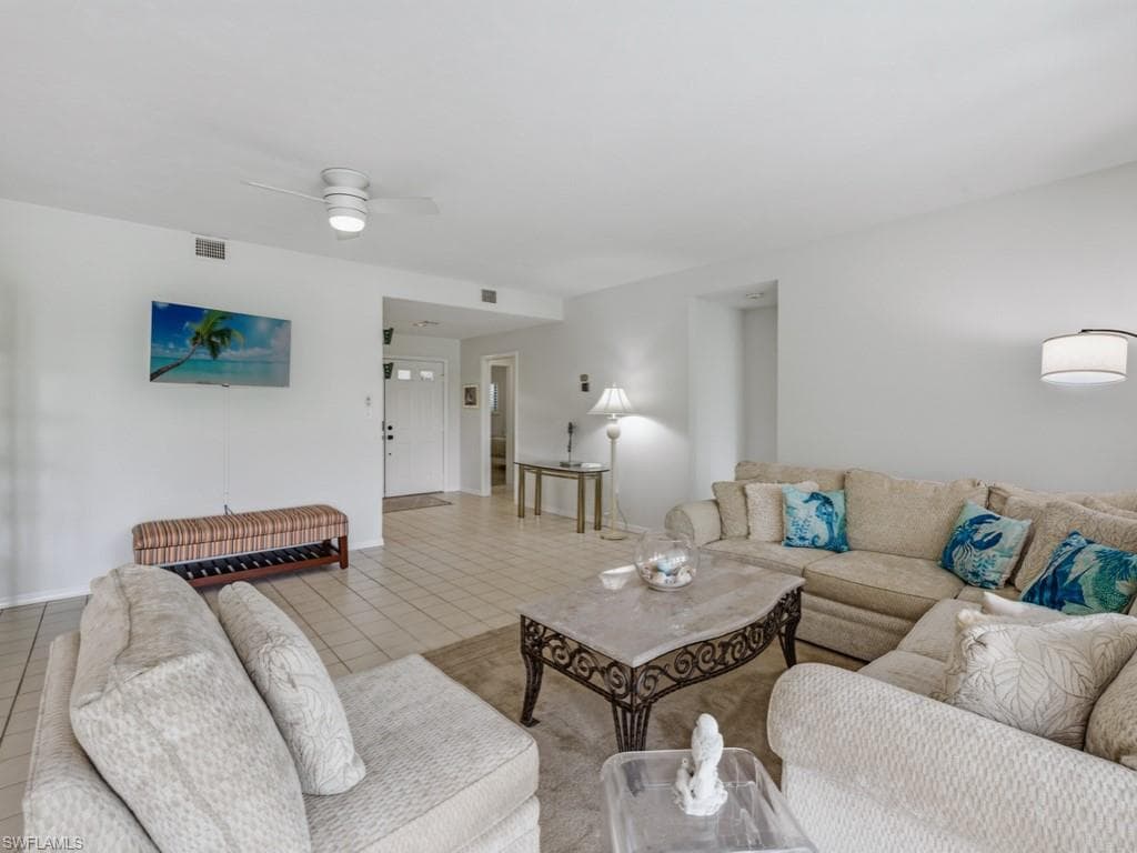 82 Cypress View DR-17
