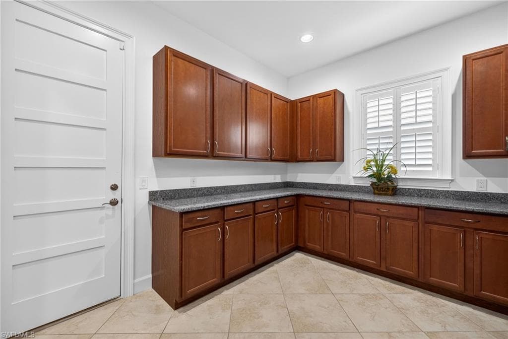 5054 Andros DR-32
