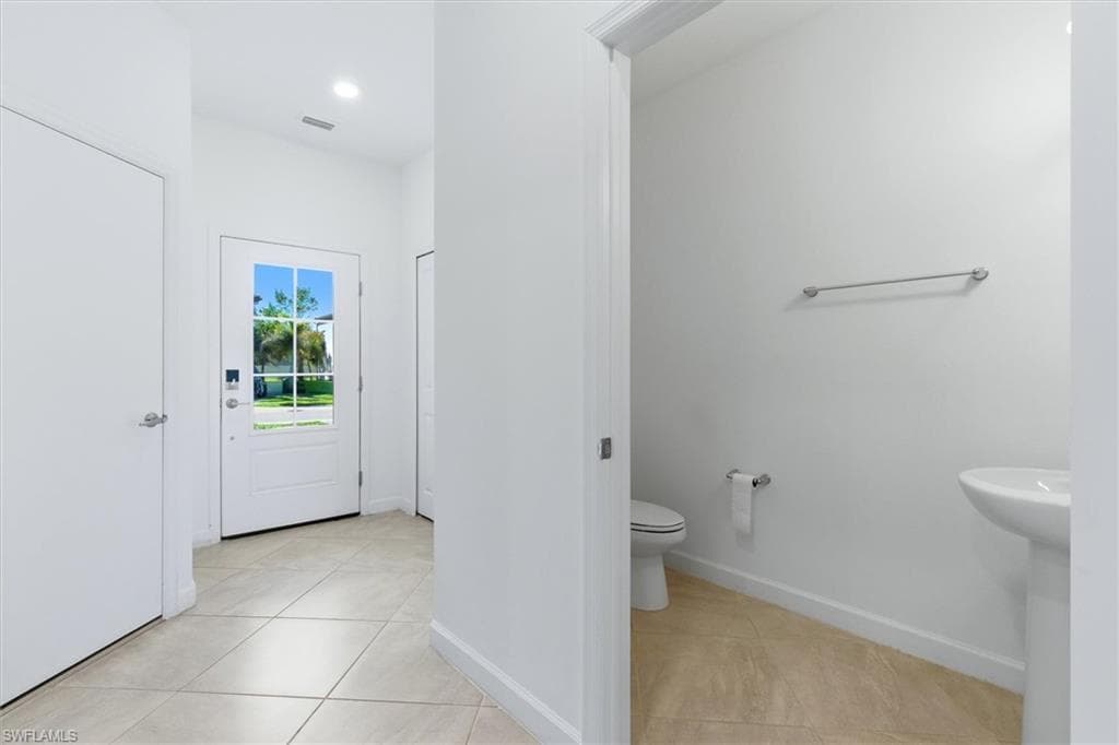 14128 Pine Lodge LN-19