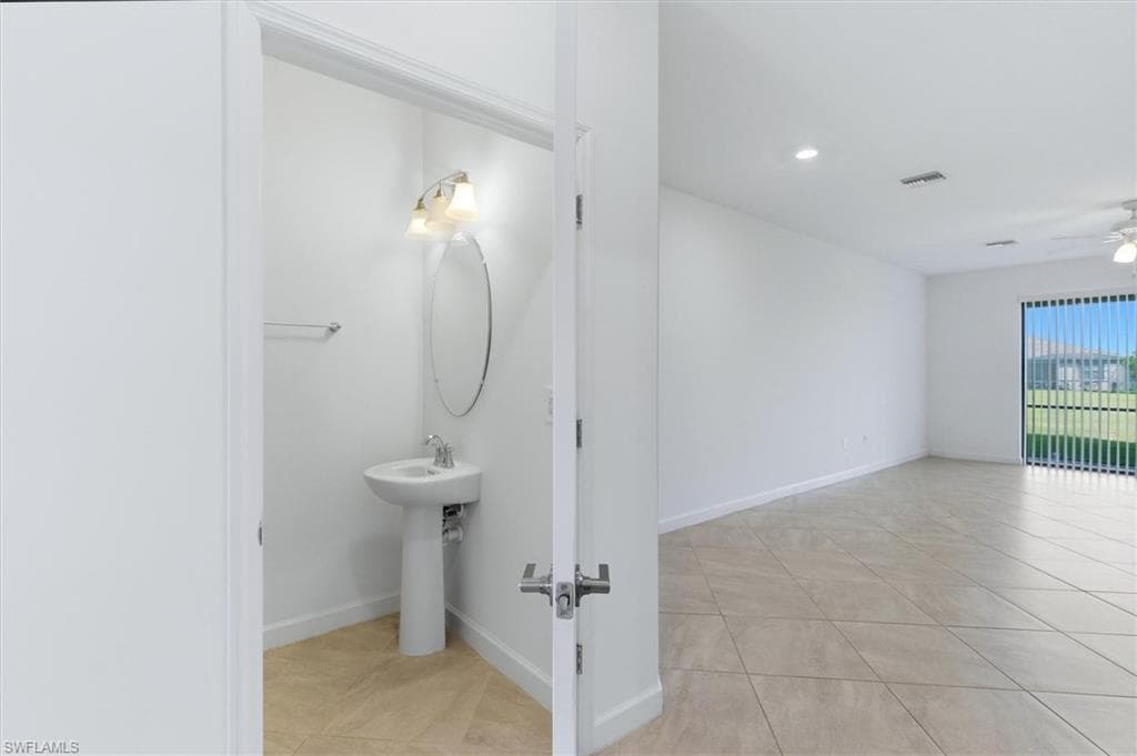 14128 Pine Lodge LN-18