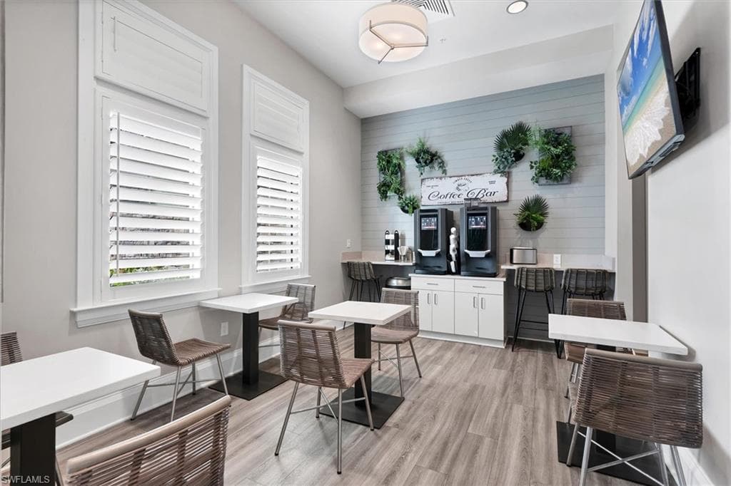 14128 Pine Lodge LN-34