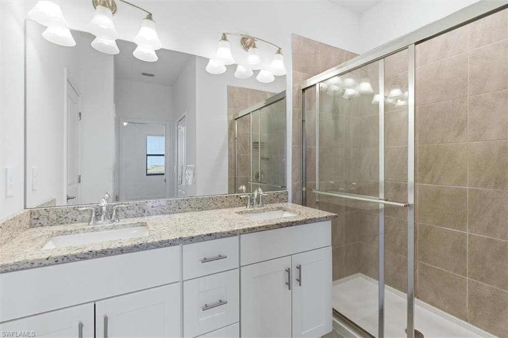 14128 Pine Lodge LN-20