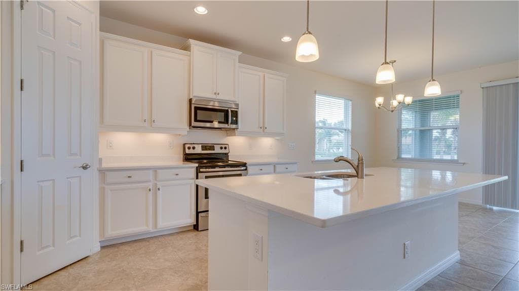 3036 Sunset Pointe CIR-24