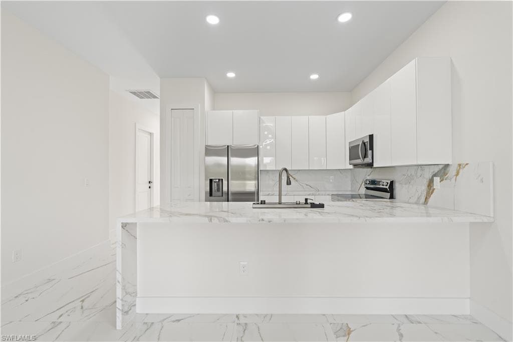 430 Petite AVE-42