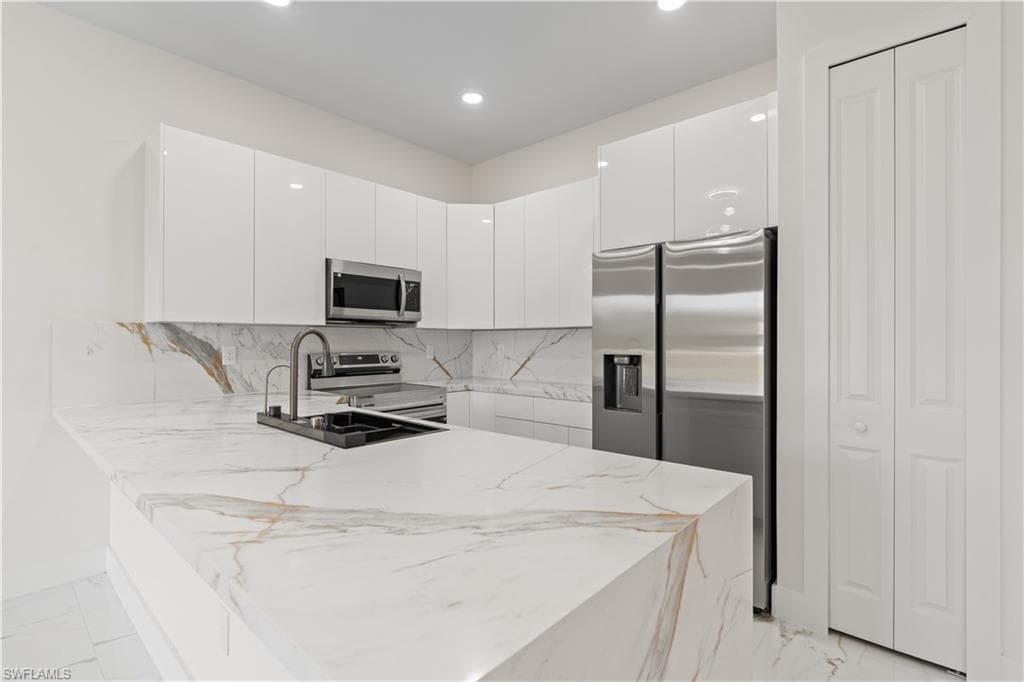 430 Petite AVE-21