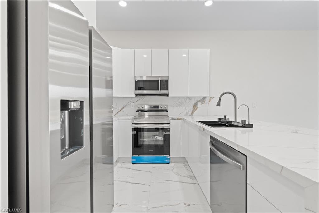 430 Petite AVE-36