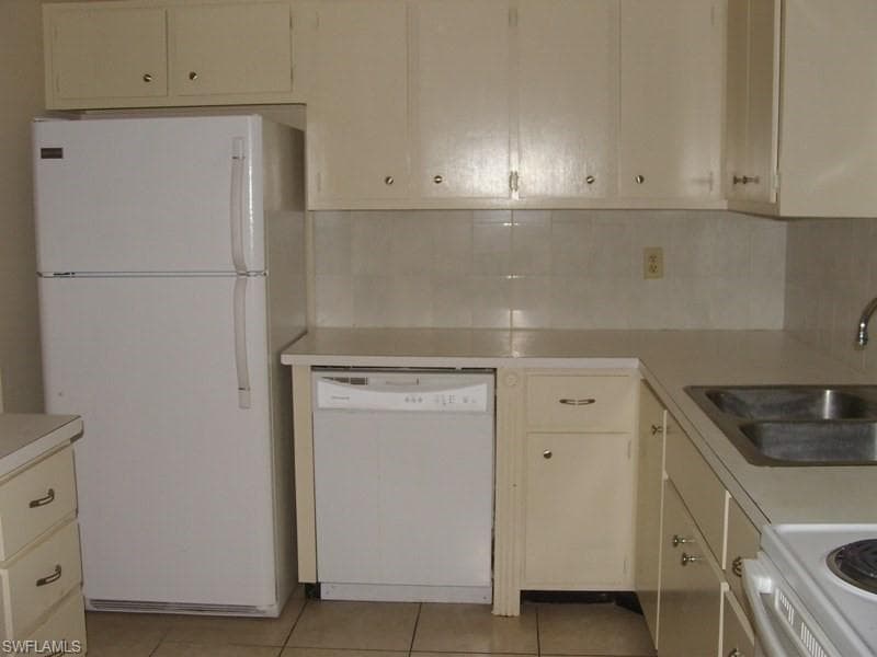 217 Jayview AVE-3