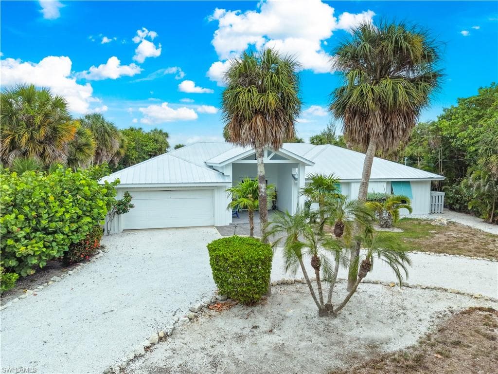 4775 Rue Helene-1