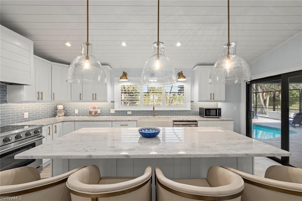 4775 Rue Helene-9