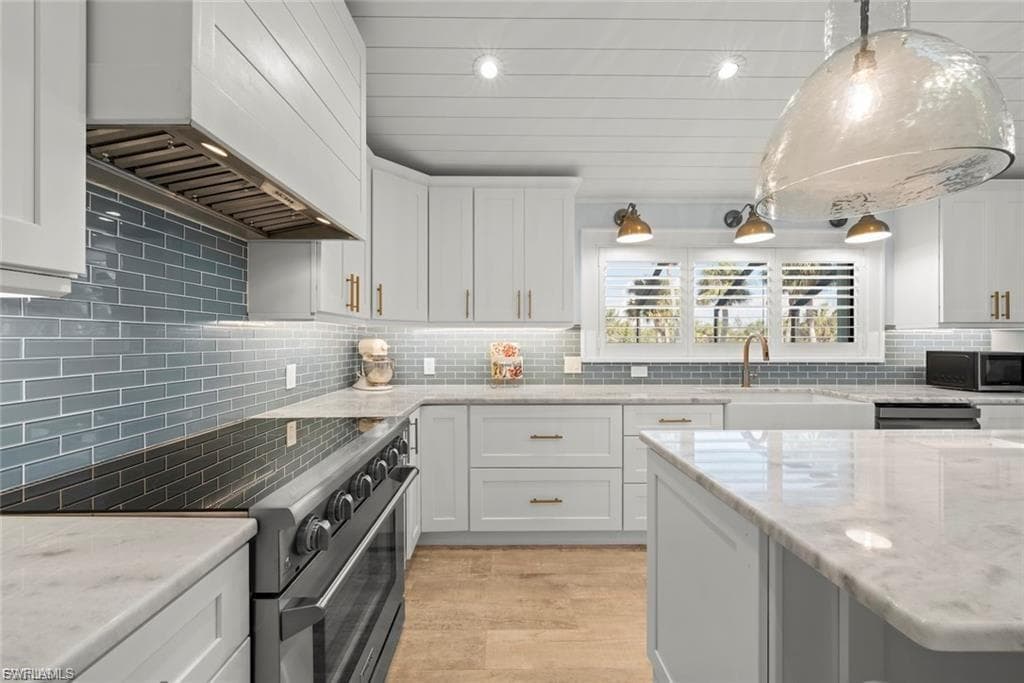 4775 Rue Helene-14