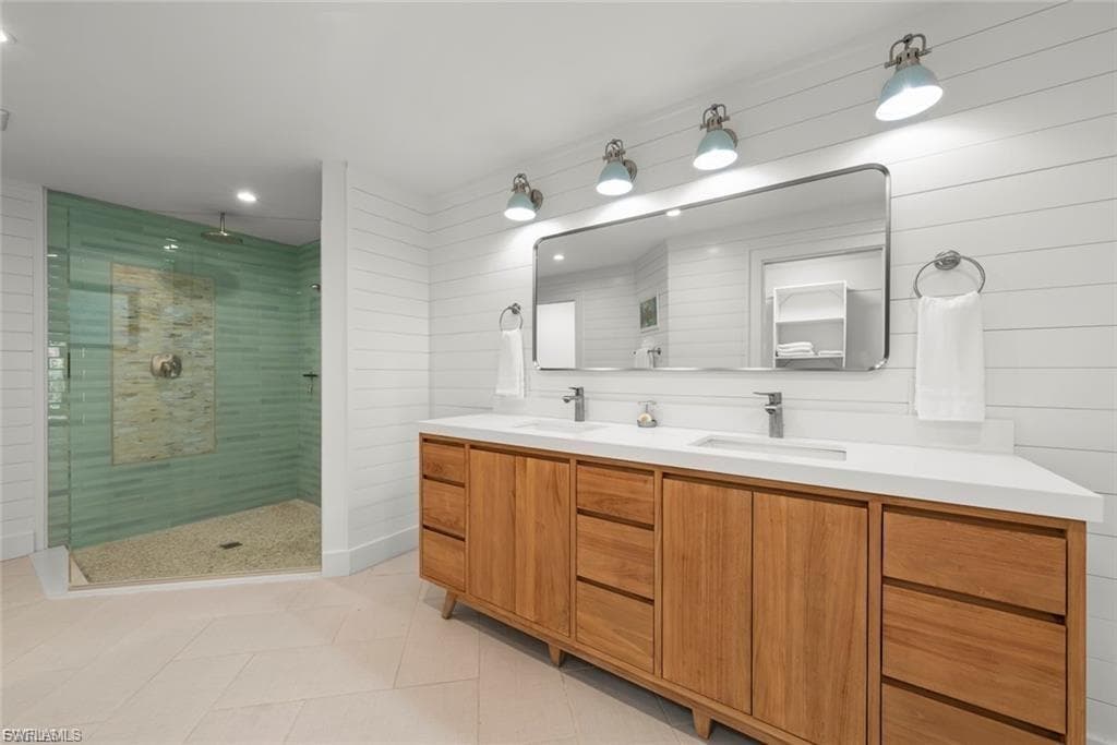4775 Rue Helene-24