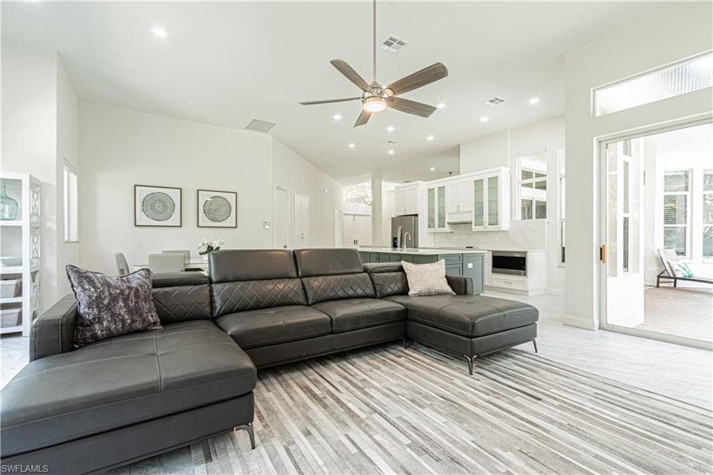 3310 Riverpark CT-16