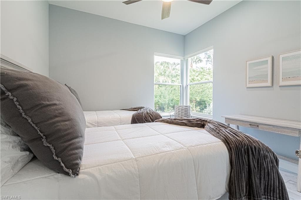 3310 Riverpark CT-27