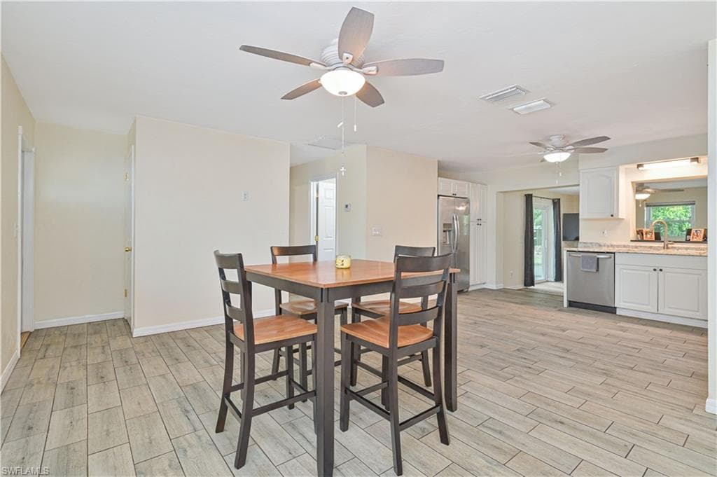 1130 Travis AVE-5