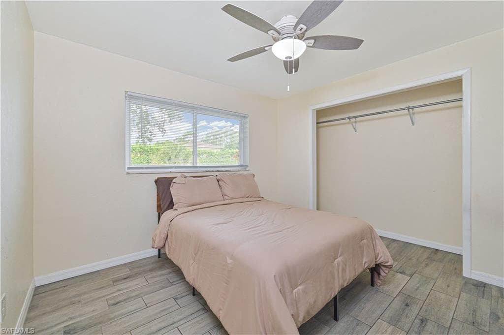 1130 Travis AVE-11