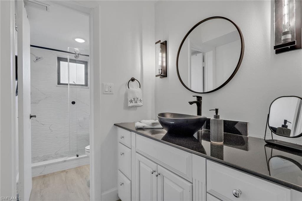 788 Park Shore DR E14-14