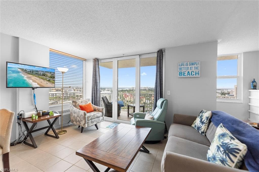 7360 Estero BLVD PH2-1