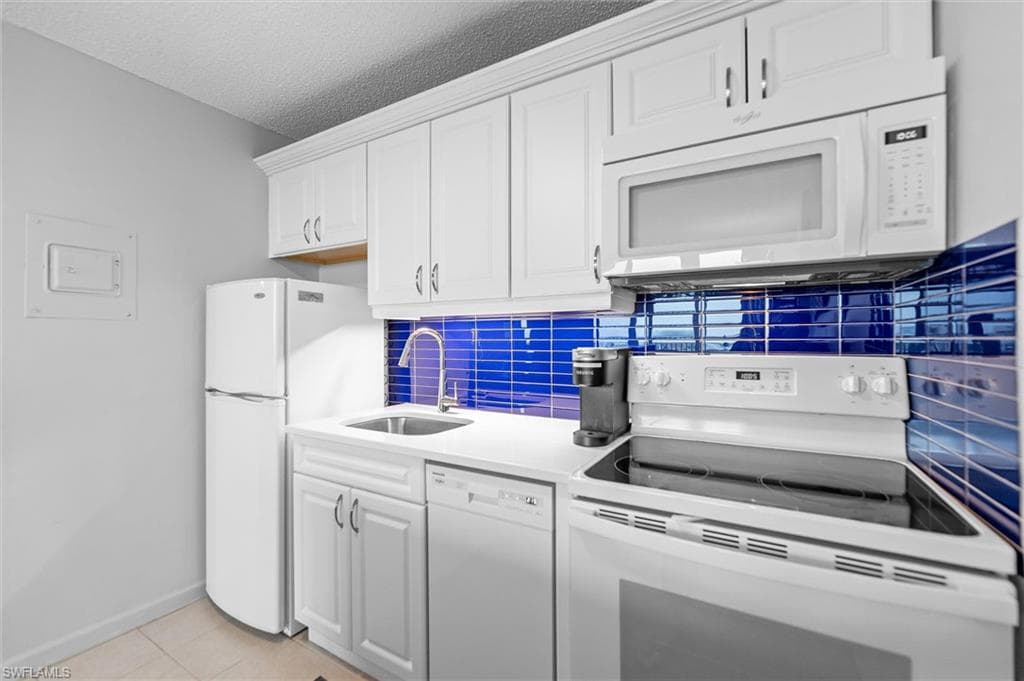 7360 Estero BLVD PH2-5