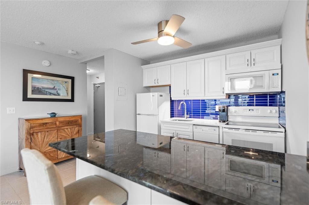 7360 Estero BLVD PH2-3