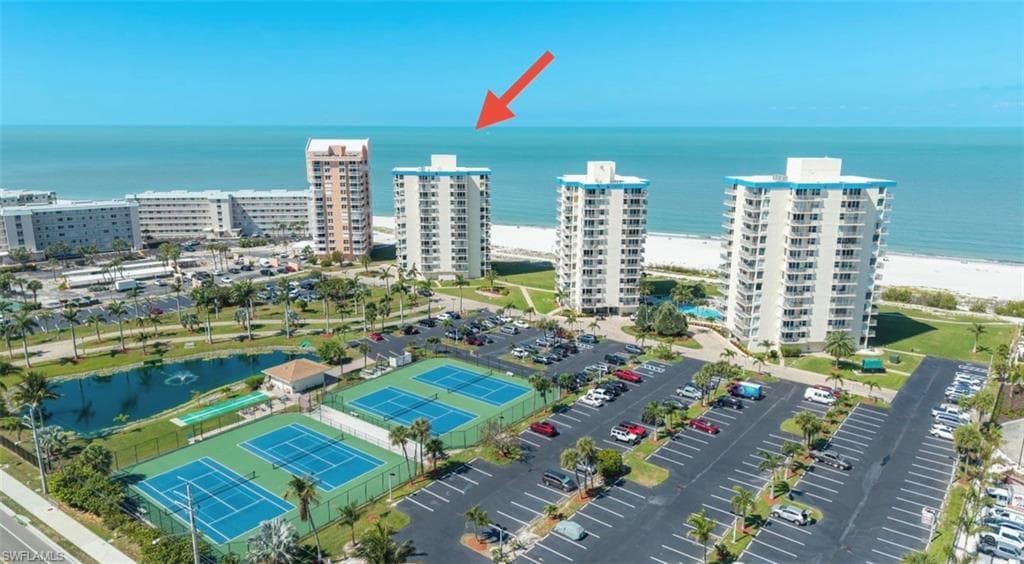 7360 Estero BLVD 703-28