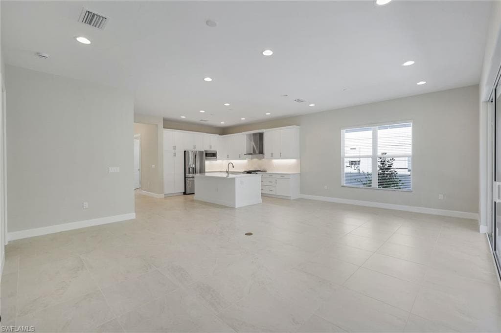 2565 Kingfisher DR-5