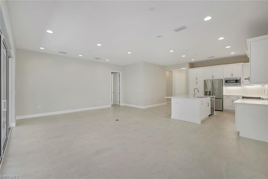 2565 Kingfisher DR-6