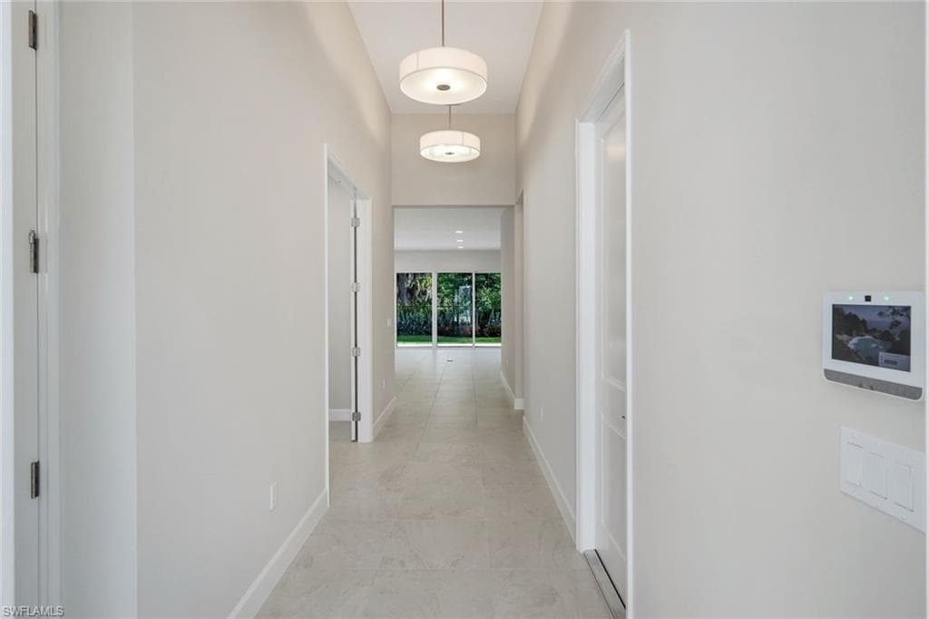 2565 Kingfisher DR-2