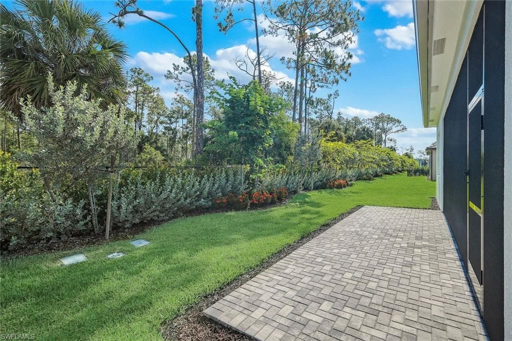 2565 Kingfisher DR-19