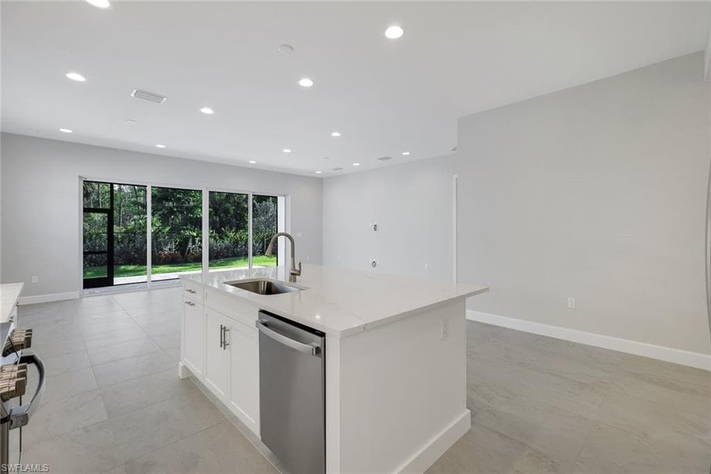 2565 Kingfisher DR-9