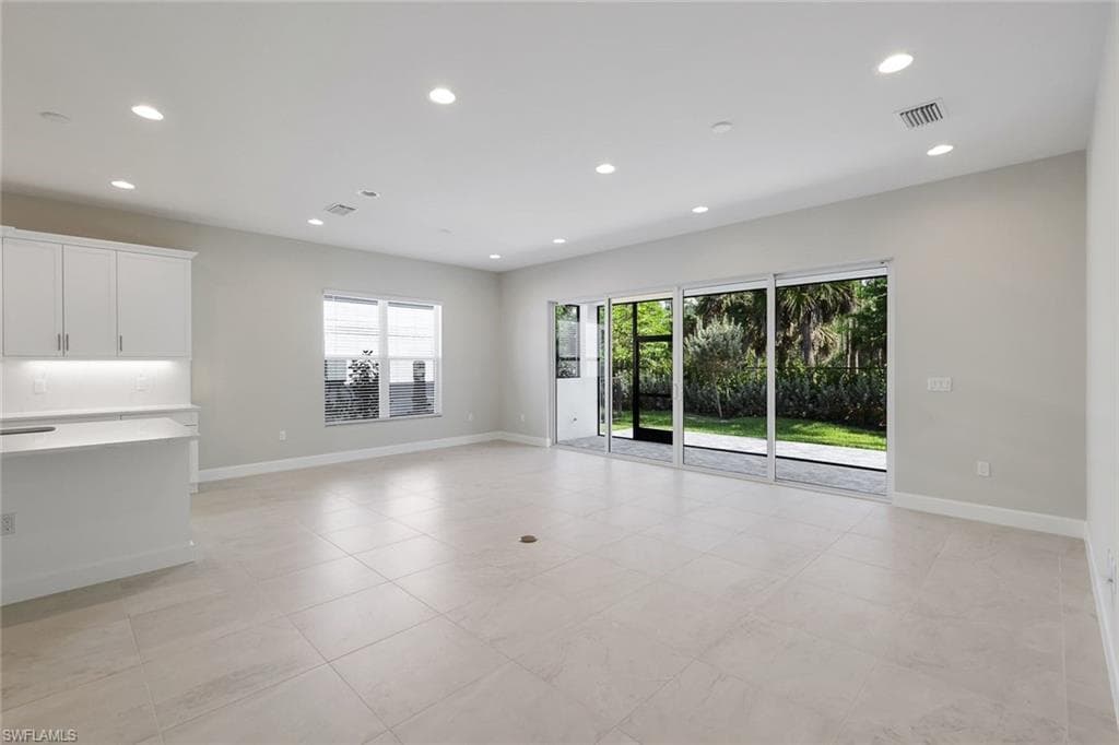 2565 Kingfisher DR-3