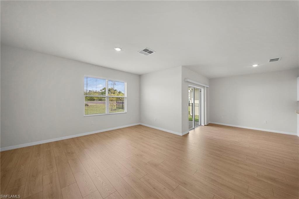 4080 peaceful river LN-18