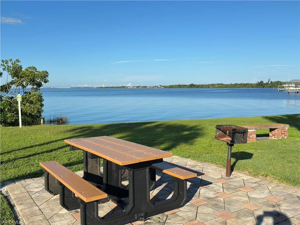 1721 Club House RD-45