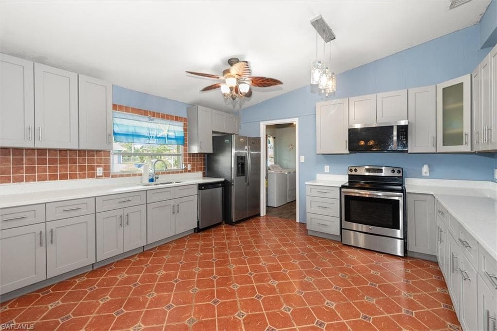 1721 Club House RD-6