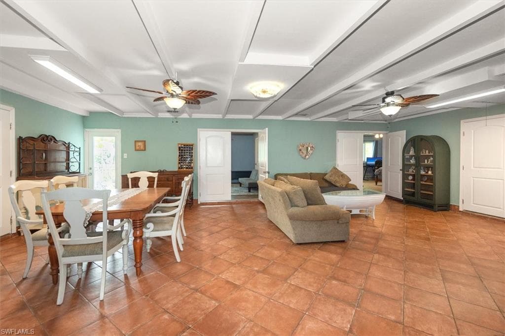 1721 Club House RD-4