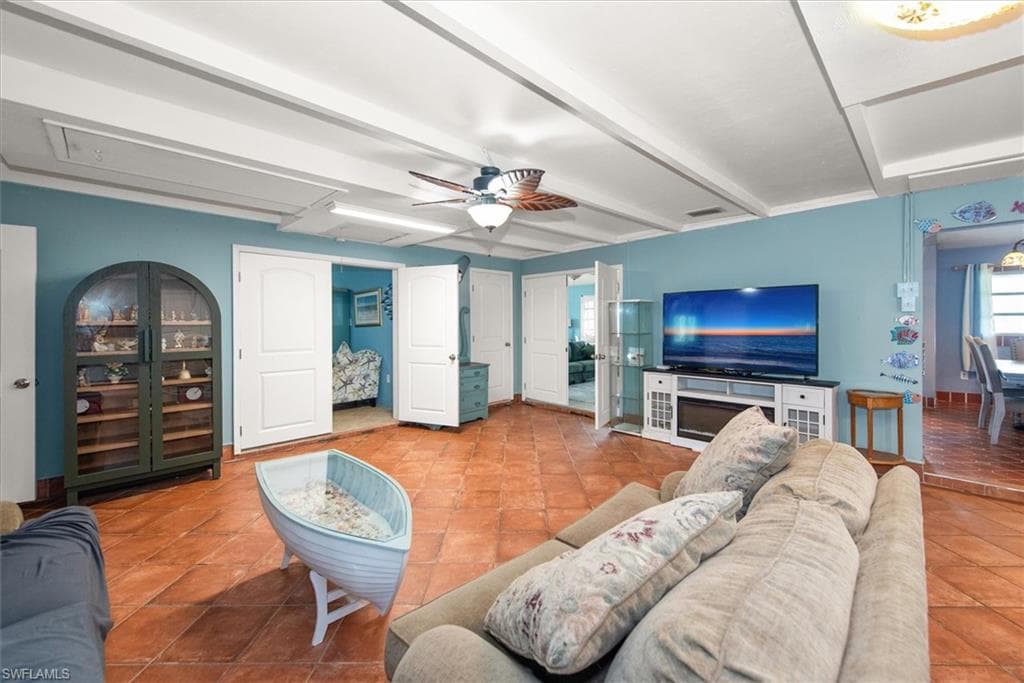 1721 Club House RD-10