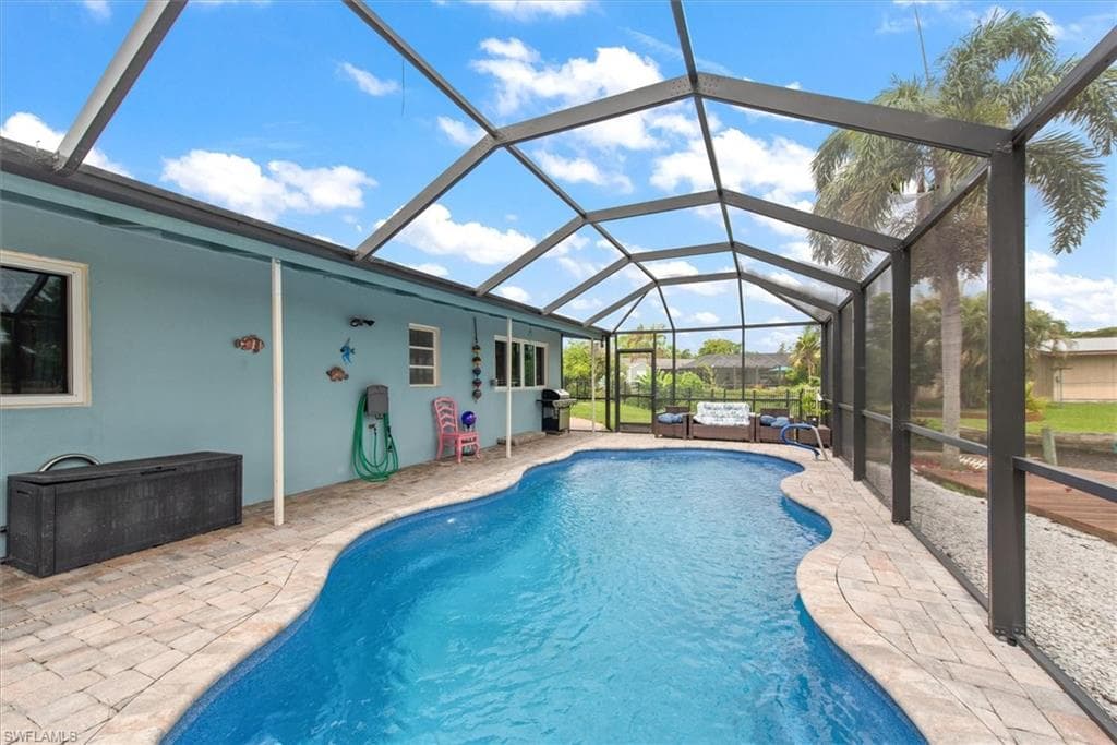 1721 Club House RD-34