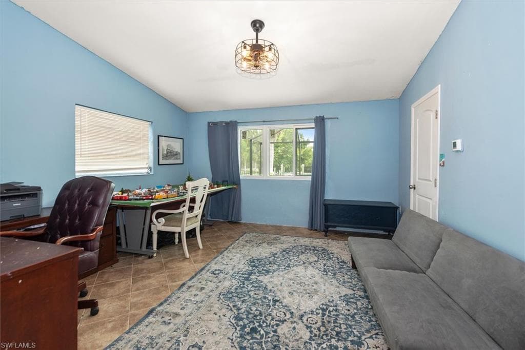 1721 Club House RD-24