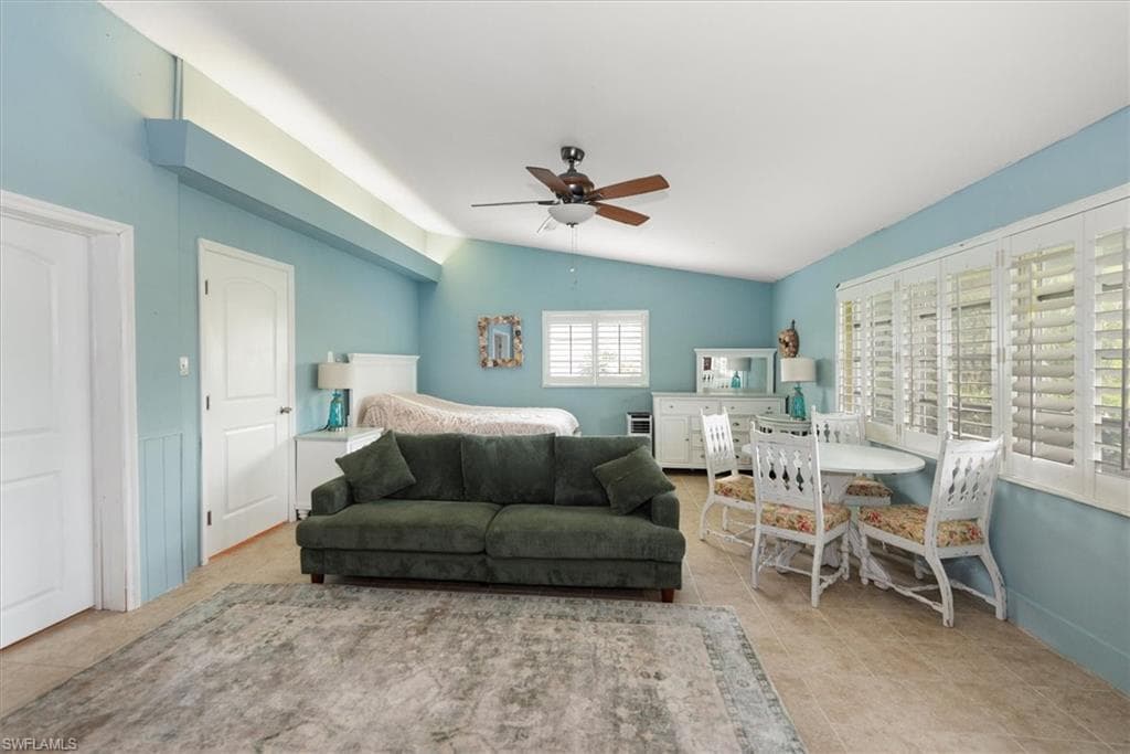 1721 Club House RD-20