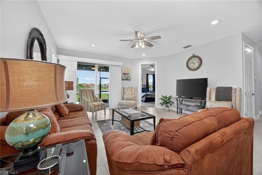 3944 Crosswater DR-22