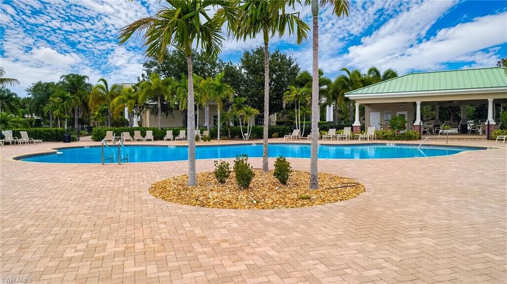 3944 Crosswater DR-36