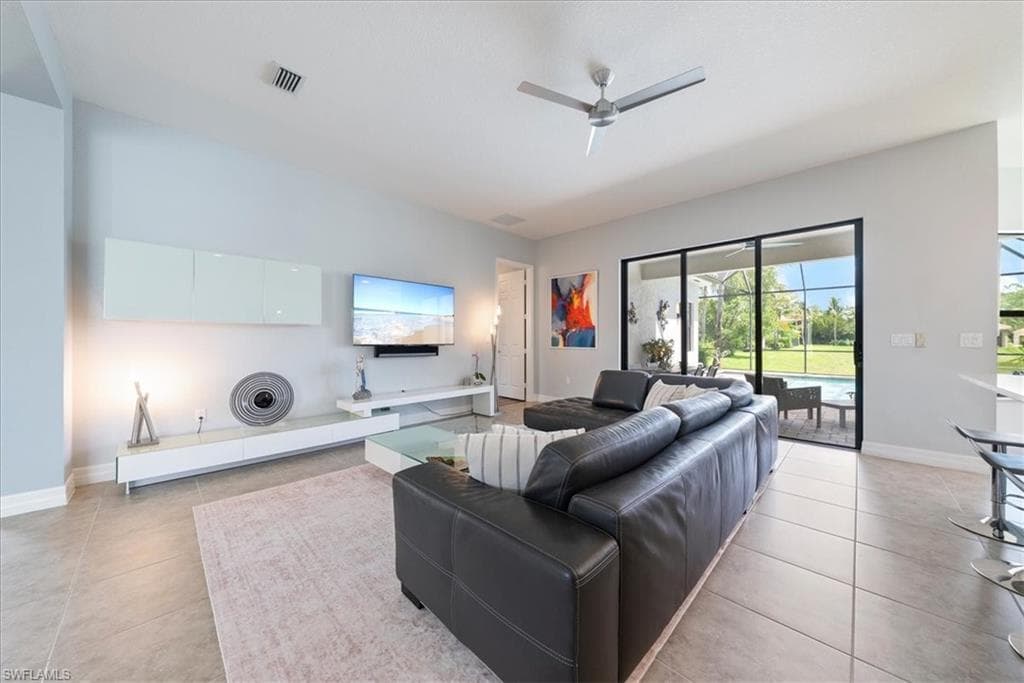 3264 Pacific DR-15