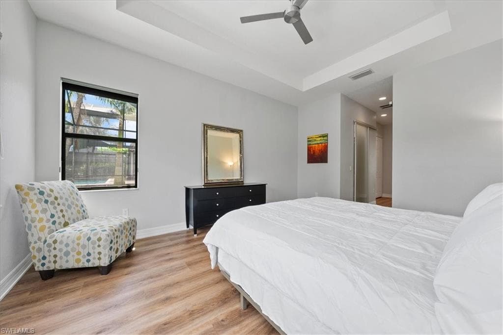 3264 Pacific DR-27