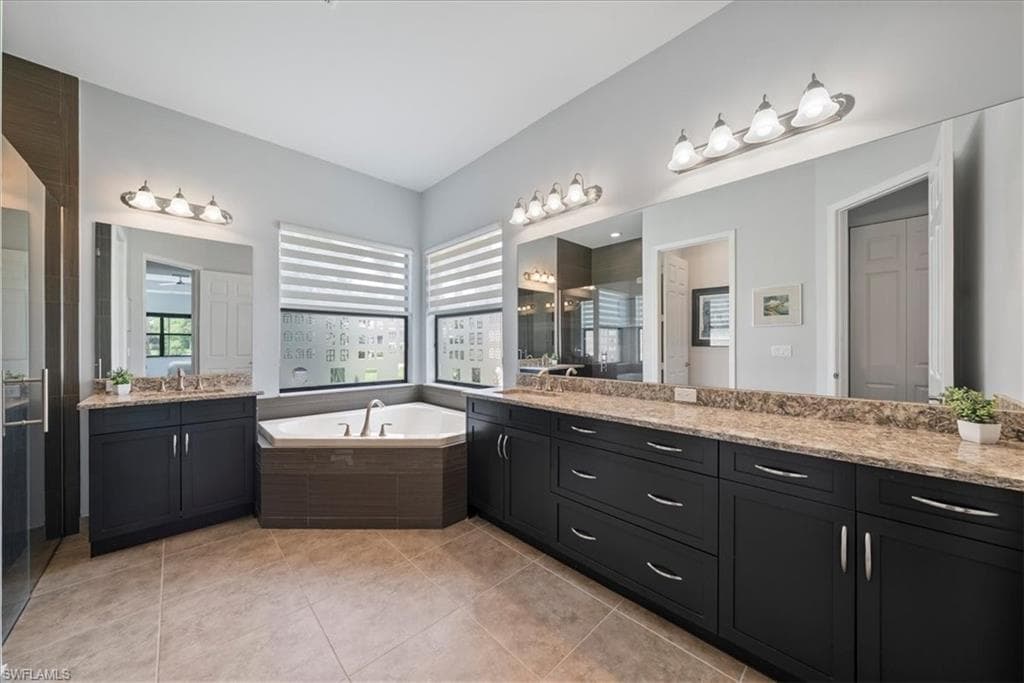 3264 Pacific DR-28