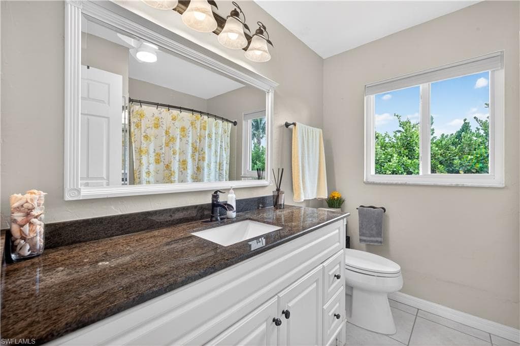 833 N Town And River DR-27